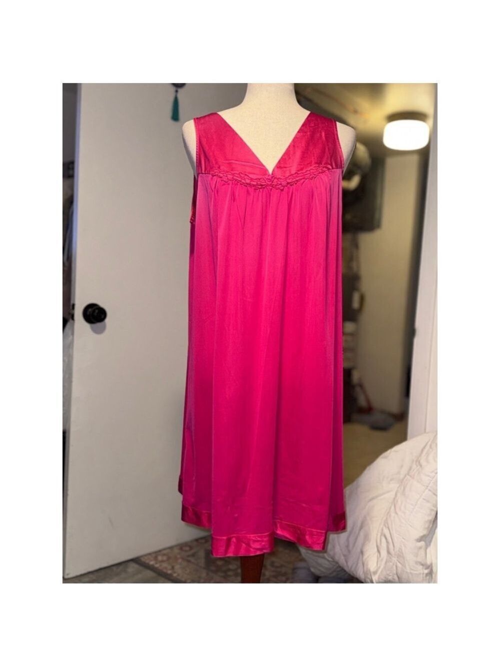 Vintage Vanity Fair gown red sleeveless size med USA - Picture 3 of 12